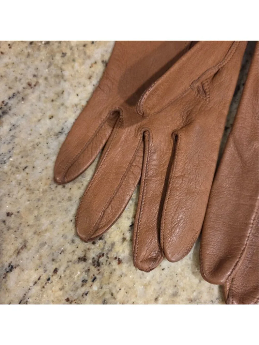 Vintage Womens Size S Brown Soft Leather Short Gloves Weave Wrist Accent
